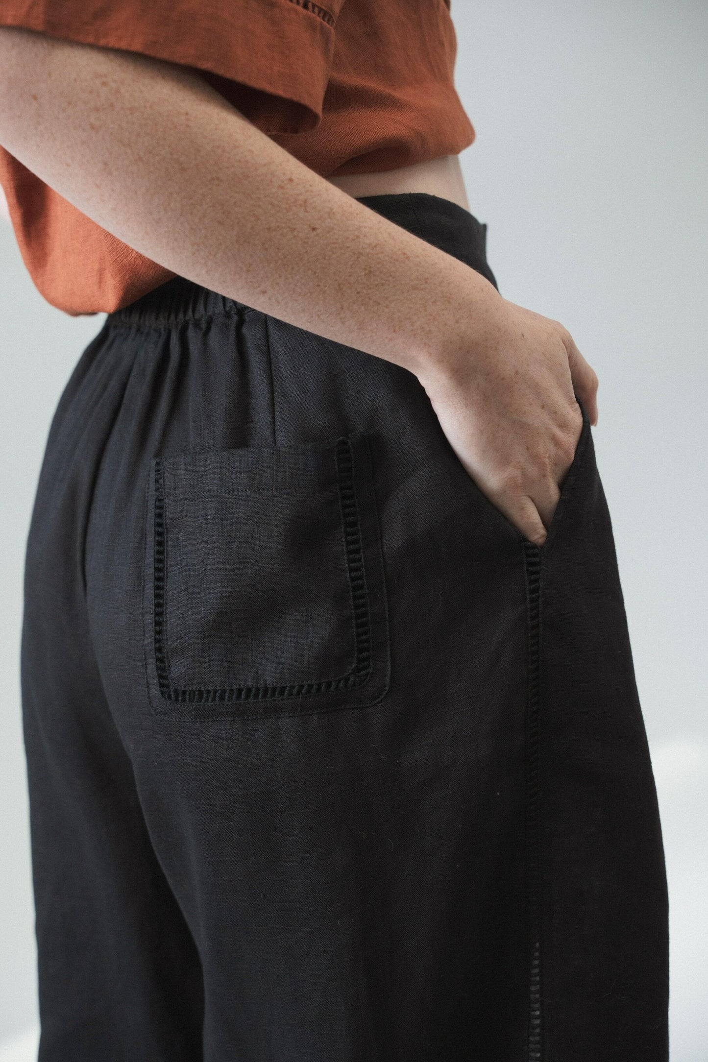 RIKA BLACK LINEN PANTS