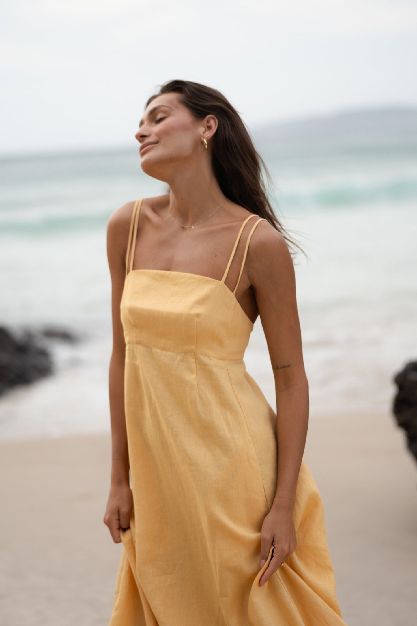 TORI BUTTER LINEN DRESS