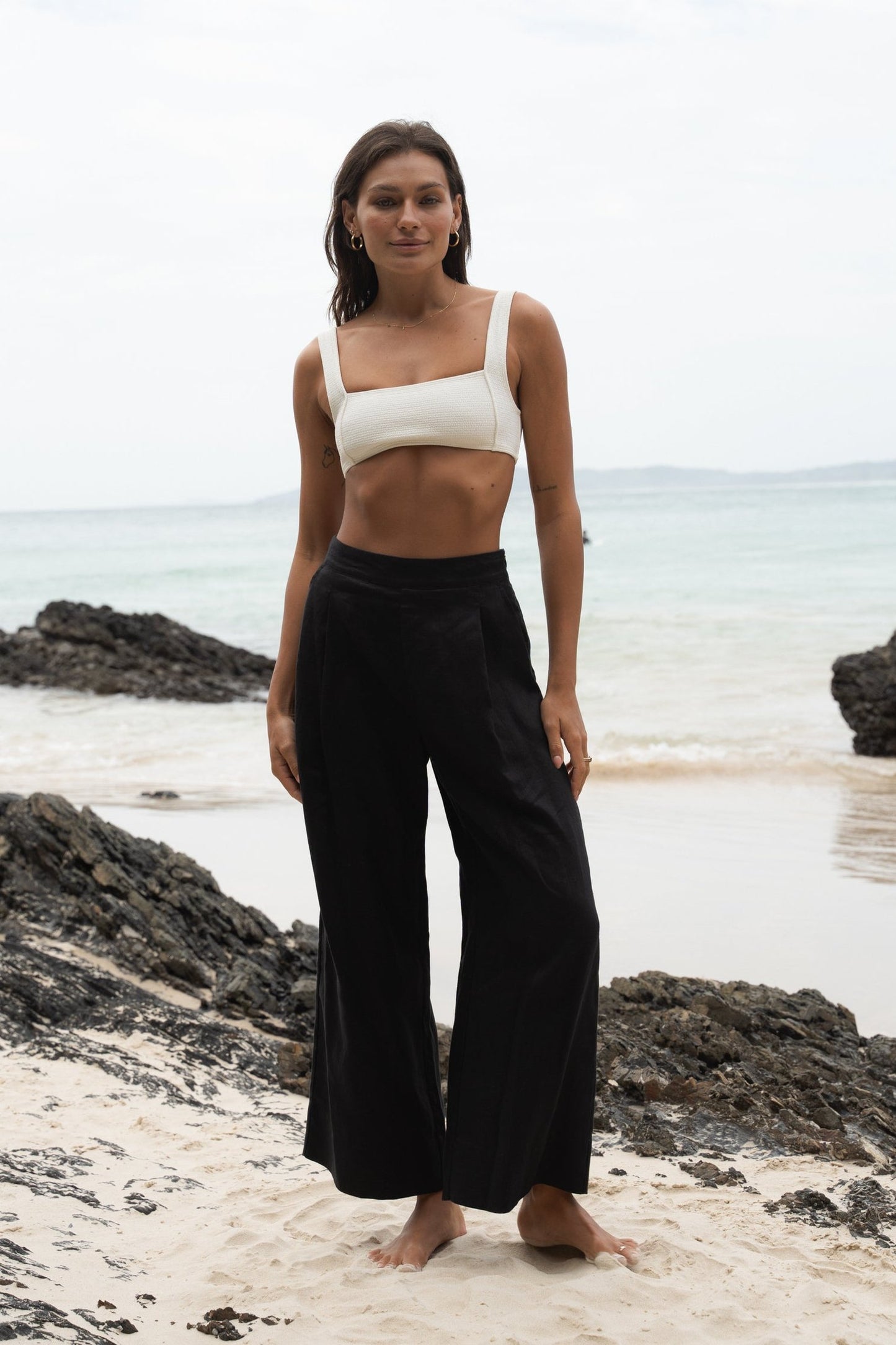 IVY BLACK LINEN CROP PANTS