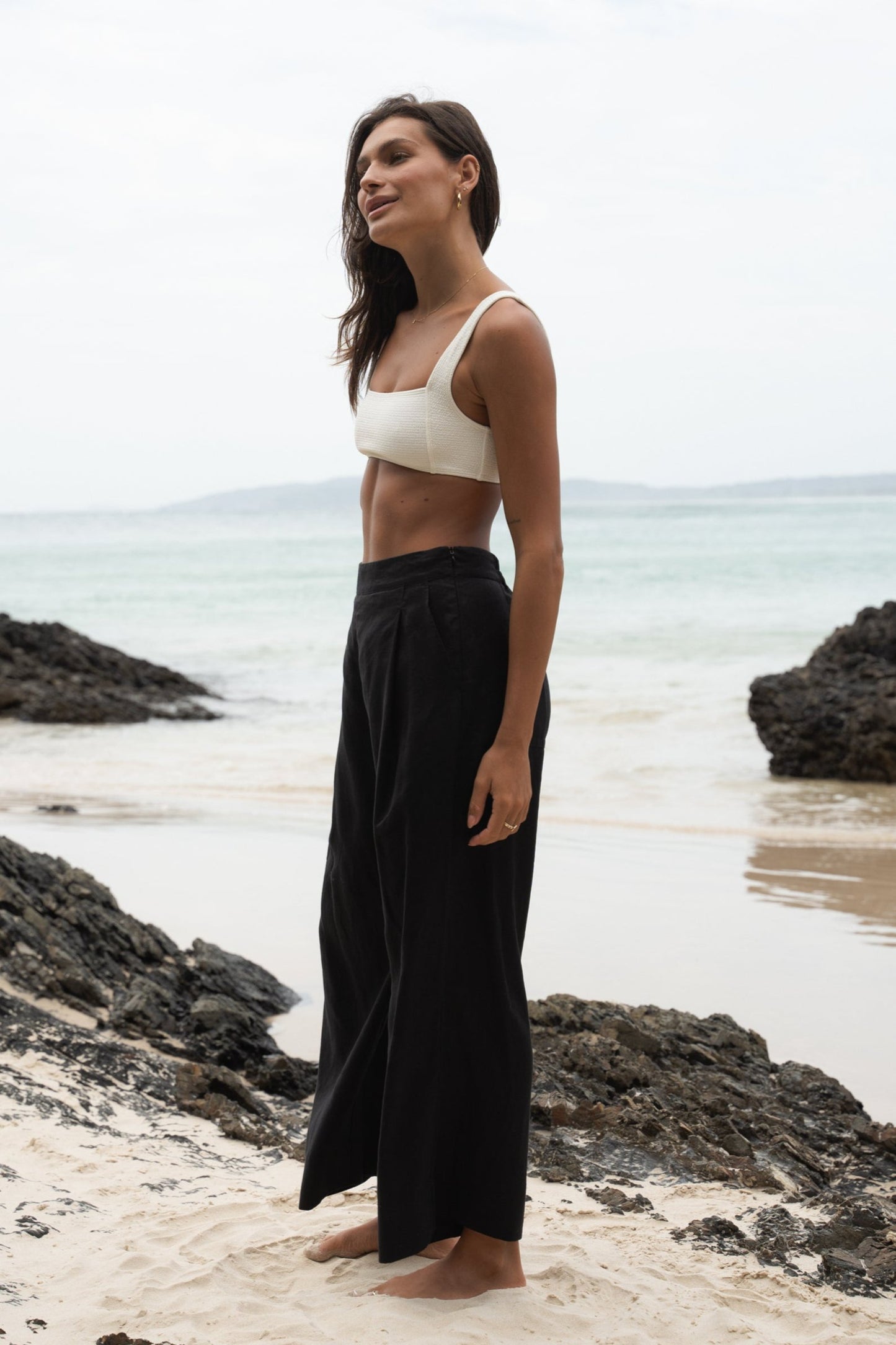 IVY BLACK LINEN CROP PANTS