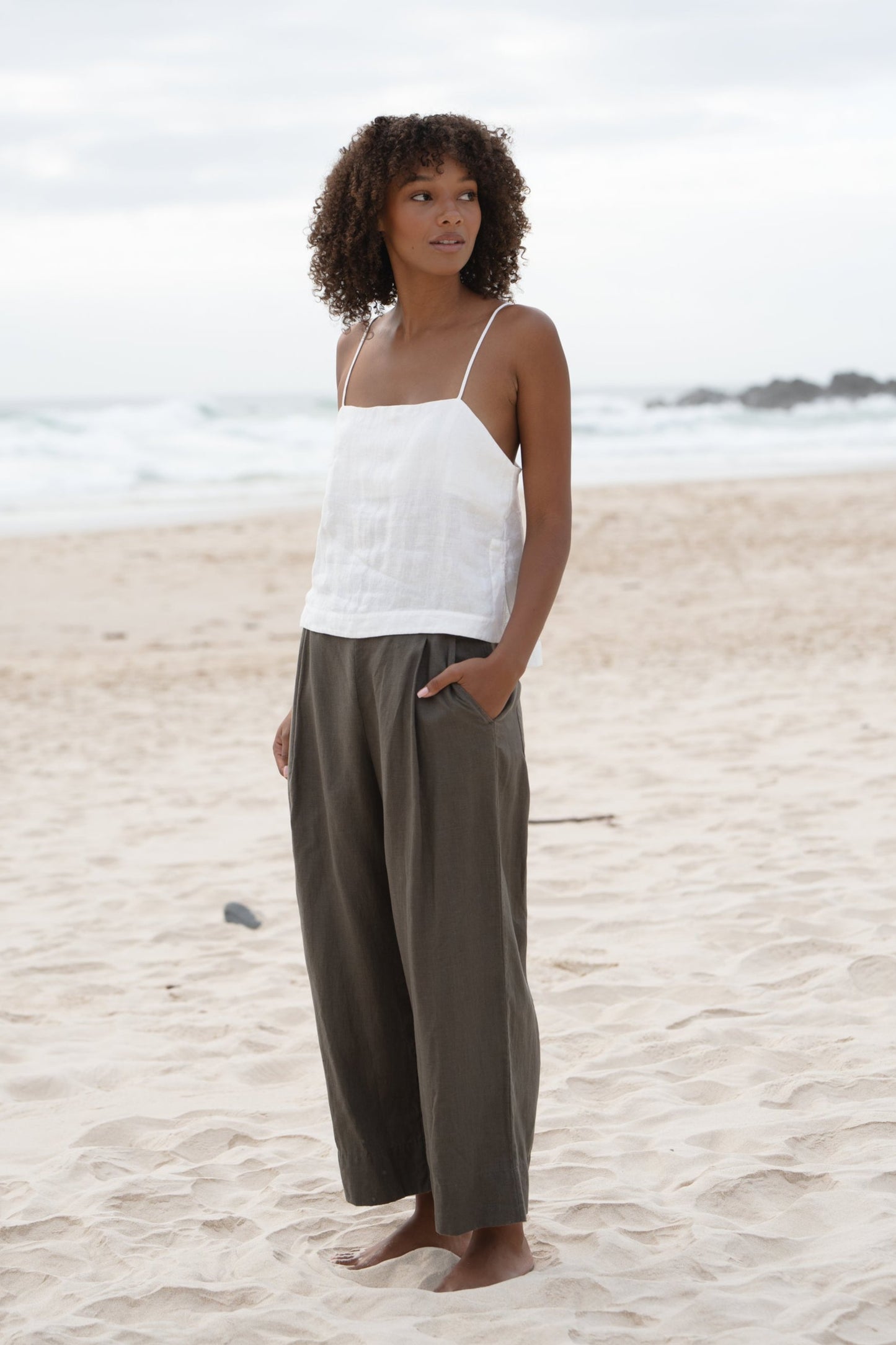 IVY KHAKI LINEN CROP PANTS