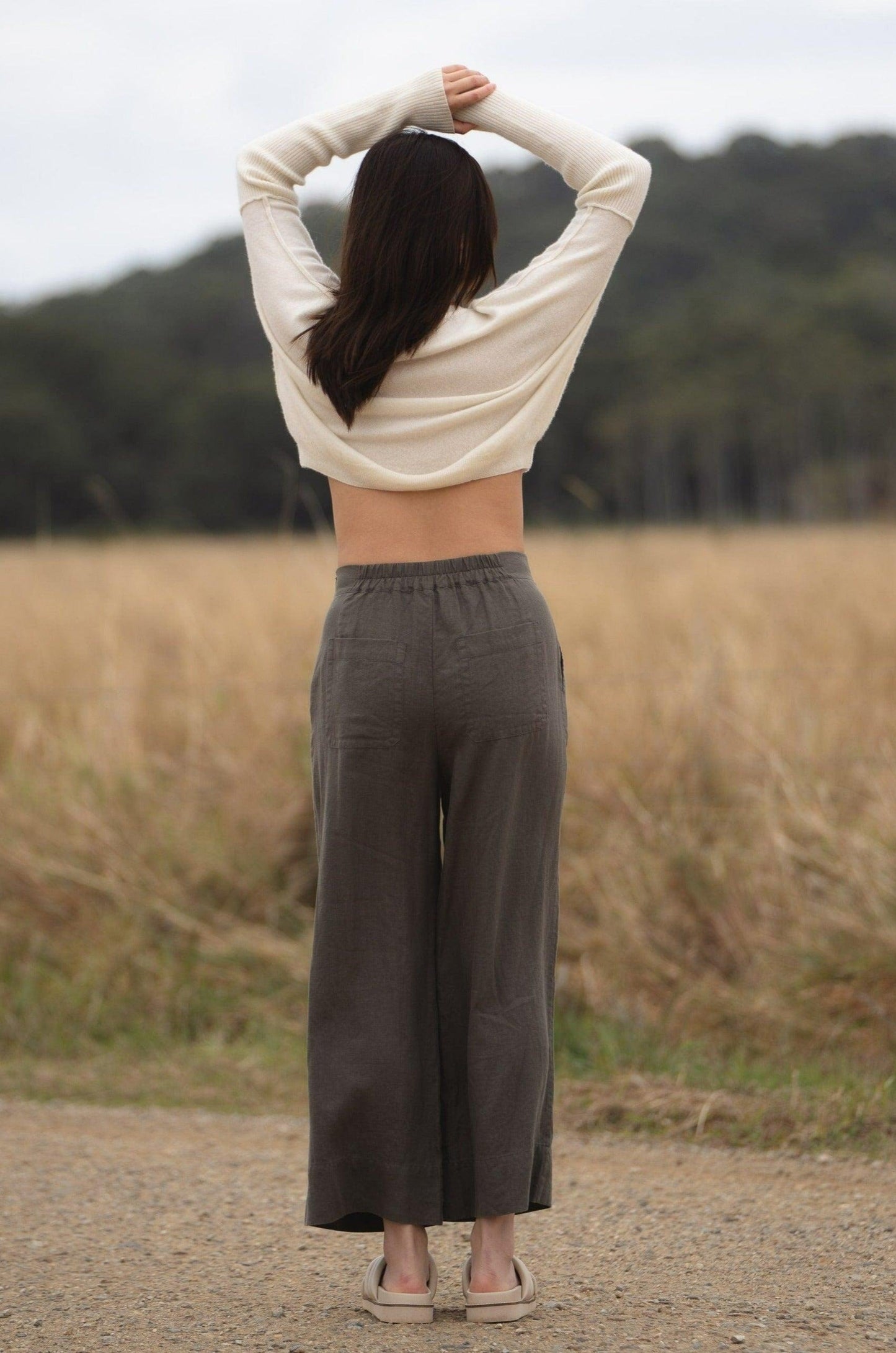 IVY KHAKI LINEN CROP PANTS